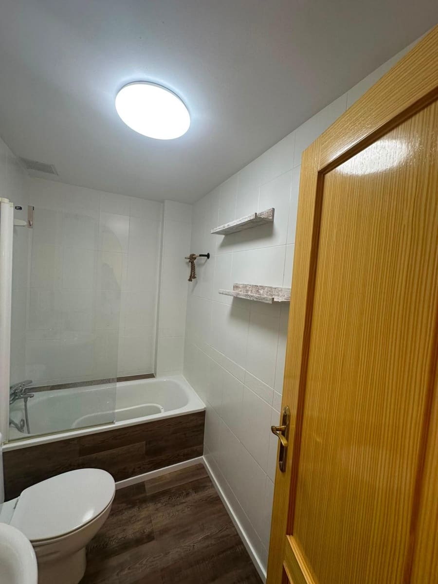 Adosado de 3 habitaciones en El Padrón en venta con piscina - 350.000 € (Ref: 9979943)