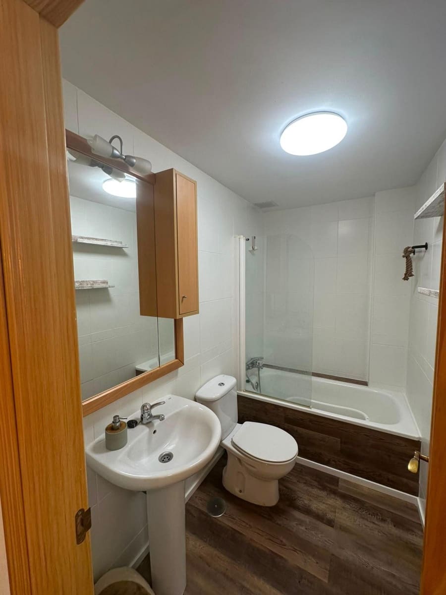 Adosado de 3 habitaciones en El Padrón en venta con piscina - 350.000 € (Ref: 9979943)
