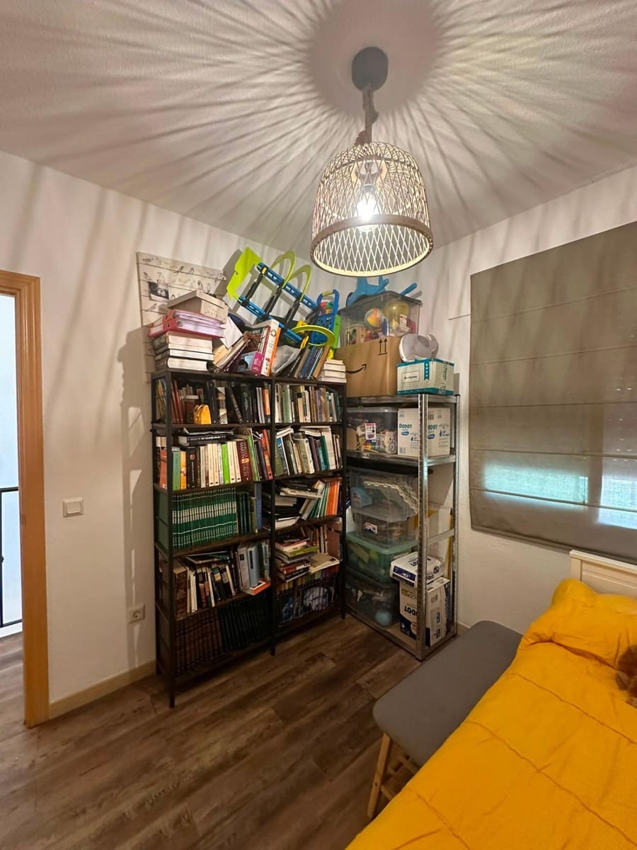 Adosado de 3 habitaciones en El Padrón en venta con piscina - 350.000 € (Ref: 9979943)
