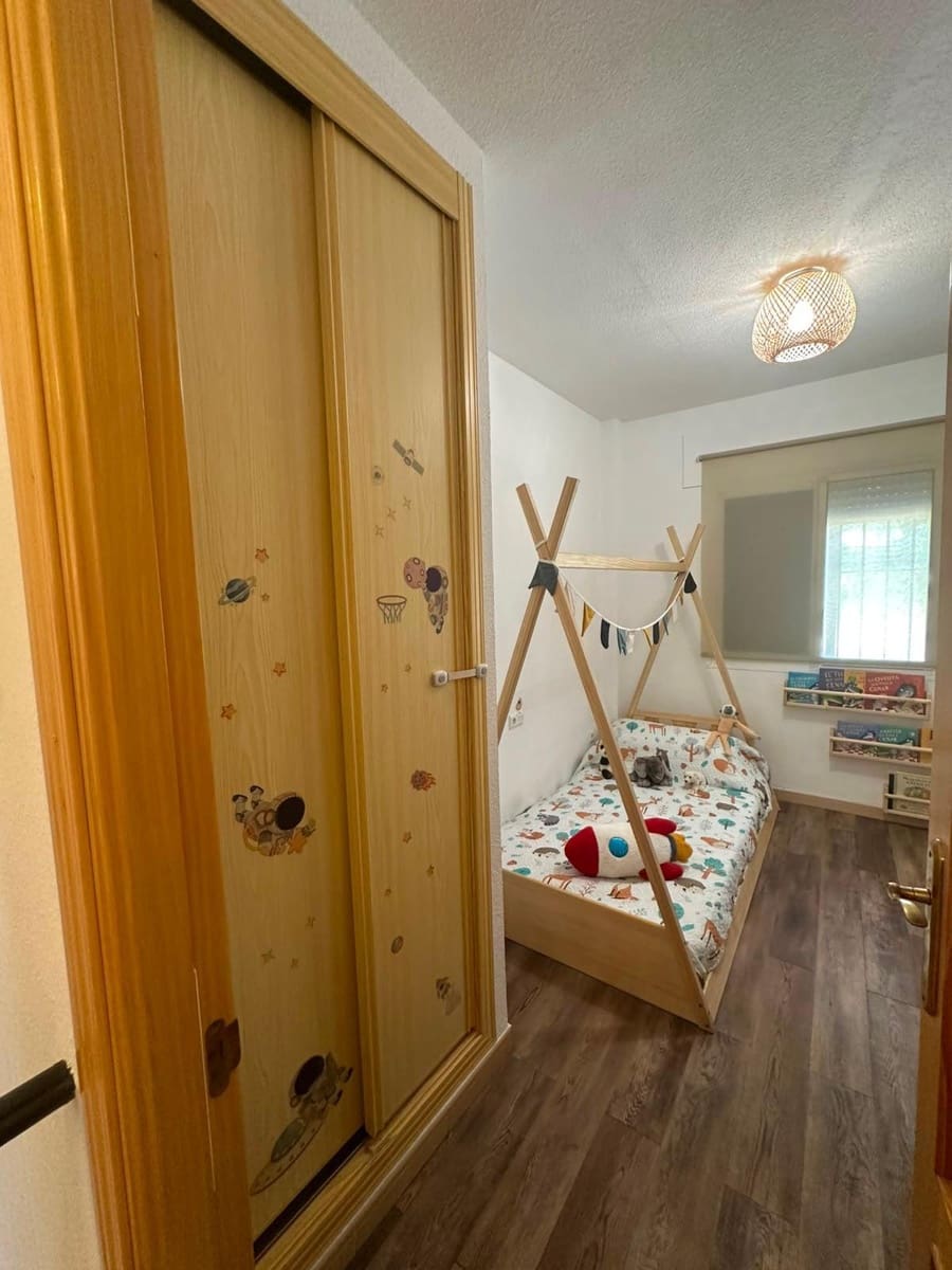 Adosado de 3 habitaciones en El Padrón en venta con piscina - 350.000 € (Ref: 9979943)