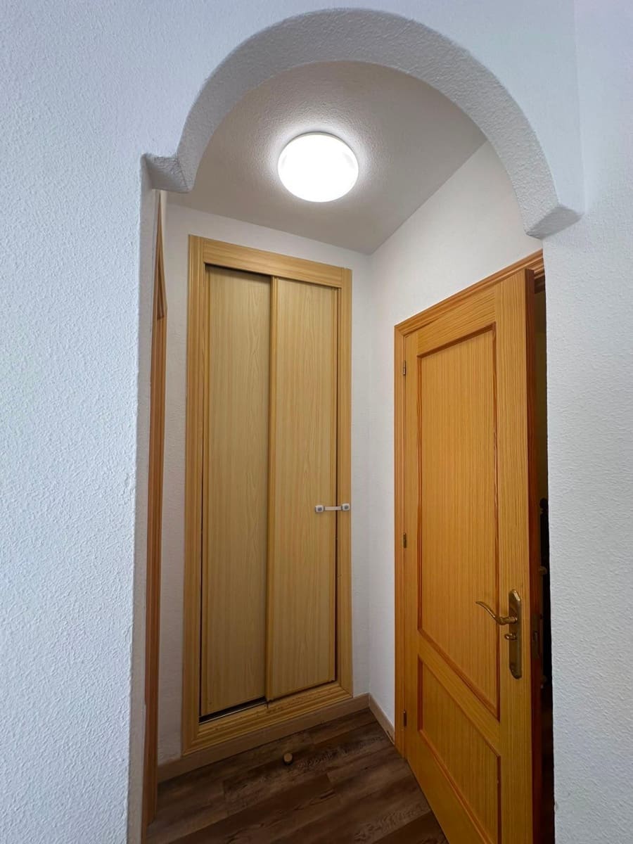 Adosado de 3 habitaciones en El Padrón en venta con piscina - 350.000 € (Ref: 9979943)