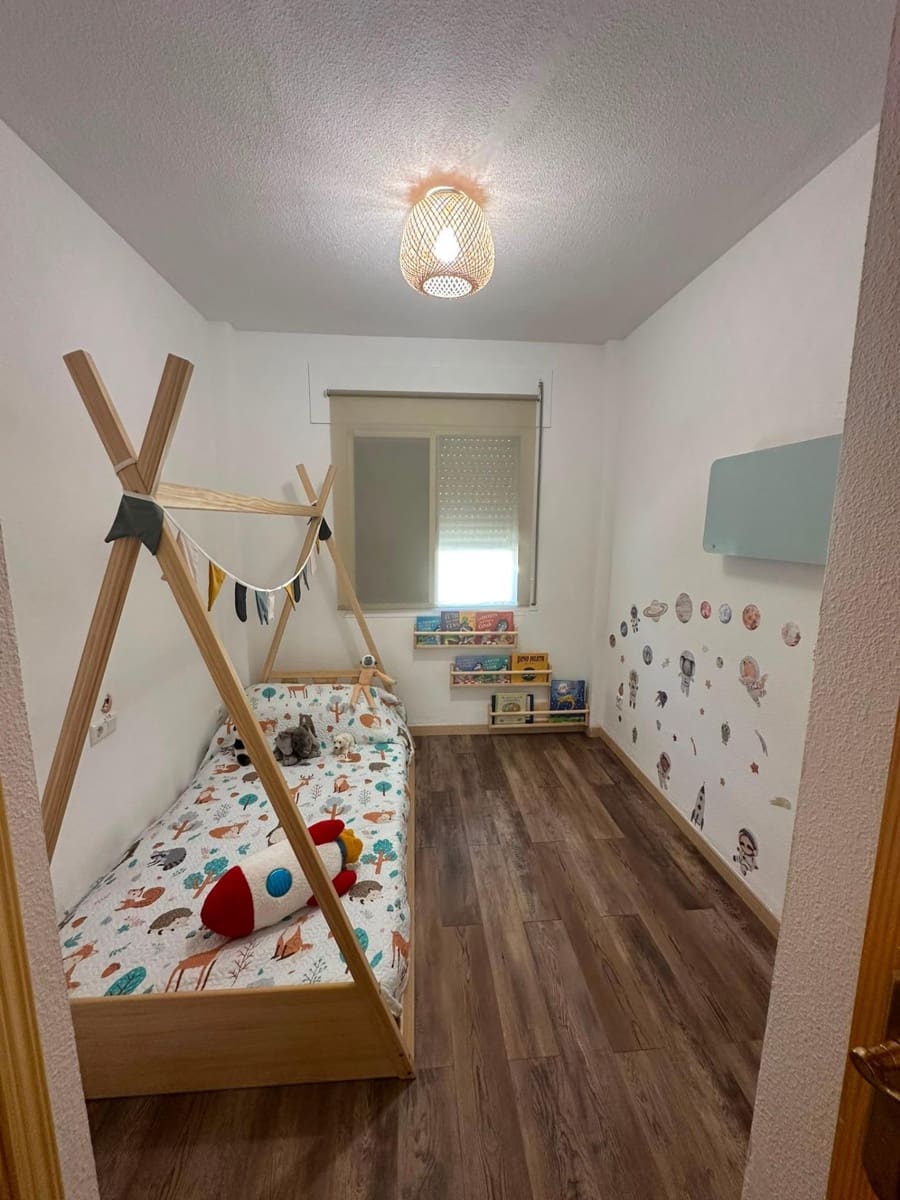 Adosado de 3 habitaciones en El Padrón en venta con piscina - 350.000 € (Ref: 9979943)