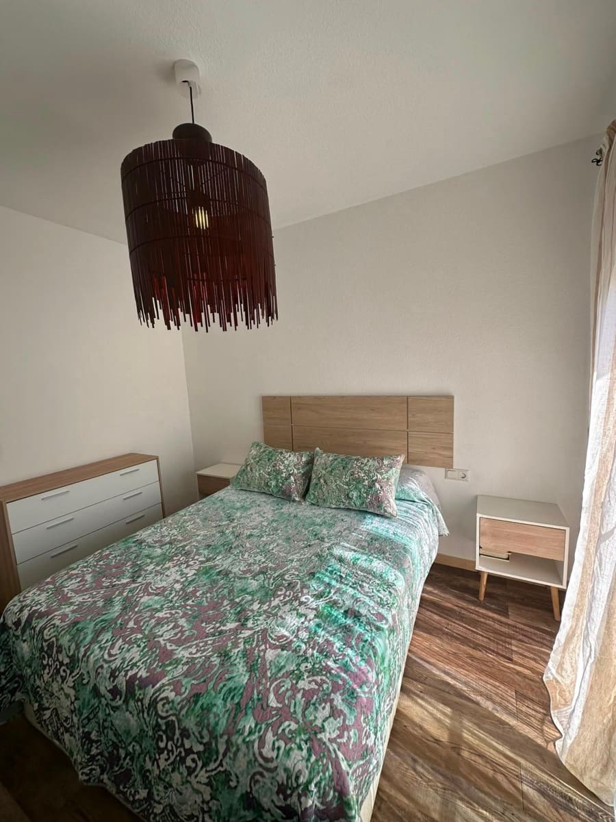 Adosado de 3 habitaciones en El Padrón en venta con piscina - 350.000 € (Ref: 9979943)