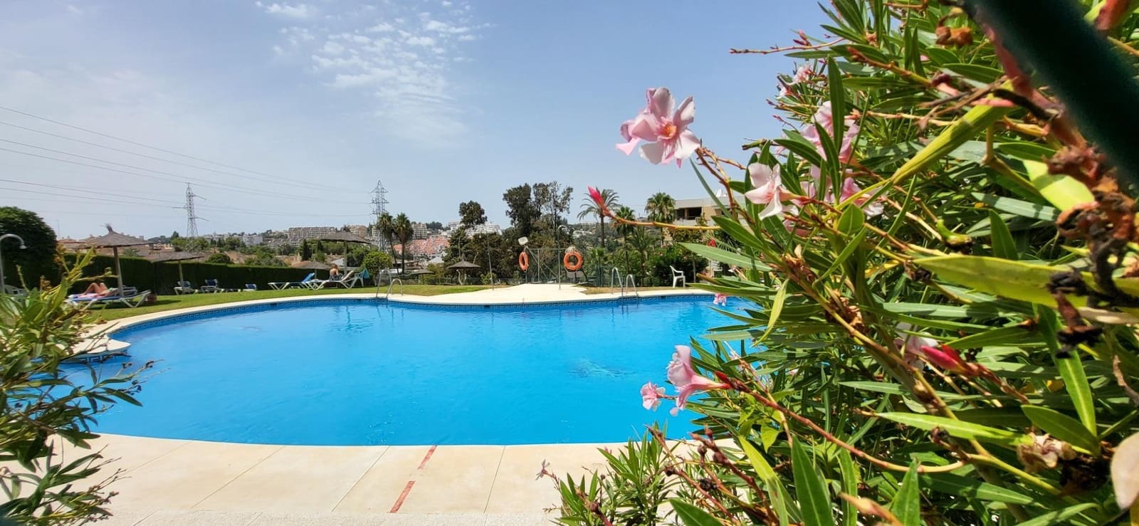 2 quarto Apartamento para arrendar em Nueva Andalucia com piscina - 1 400 € (Ref: 9979944)