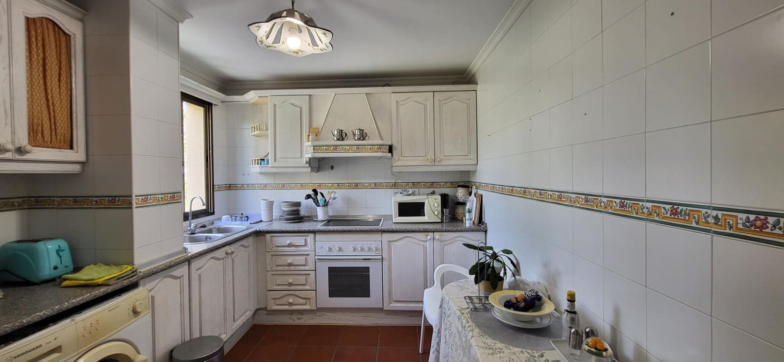 2 quarto Apartamento para arrendar em Nueva Andalucia com piscina - 1 400 € (Ref: 9979944)