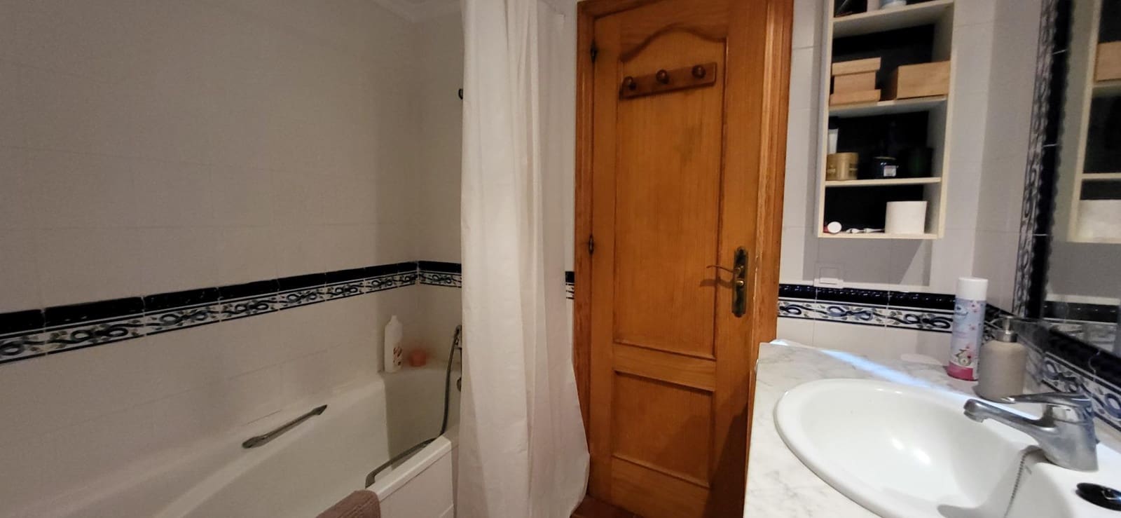 2 quarto Apartamento para arrendar em Nueva Andalucia com piscina - 1 400 € (Ref: 9979944)