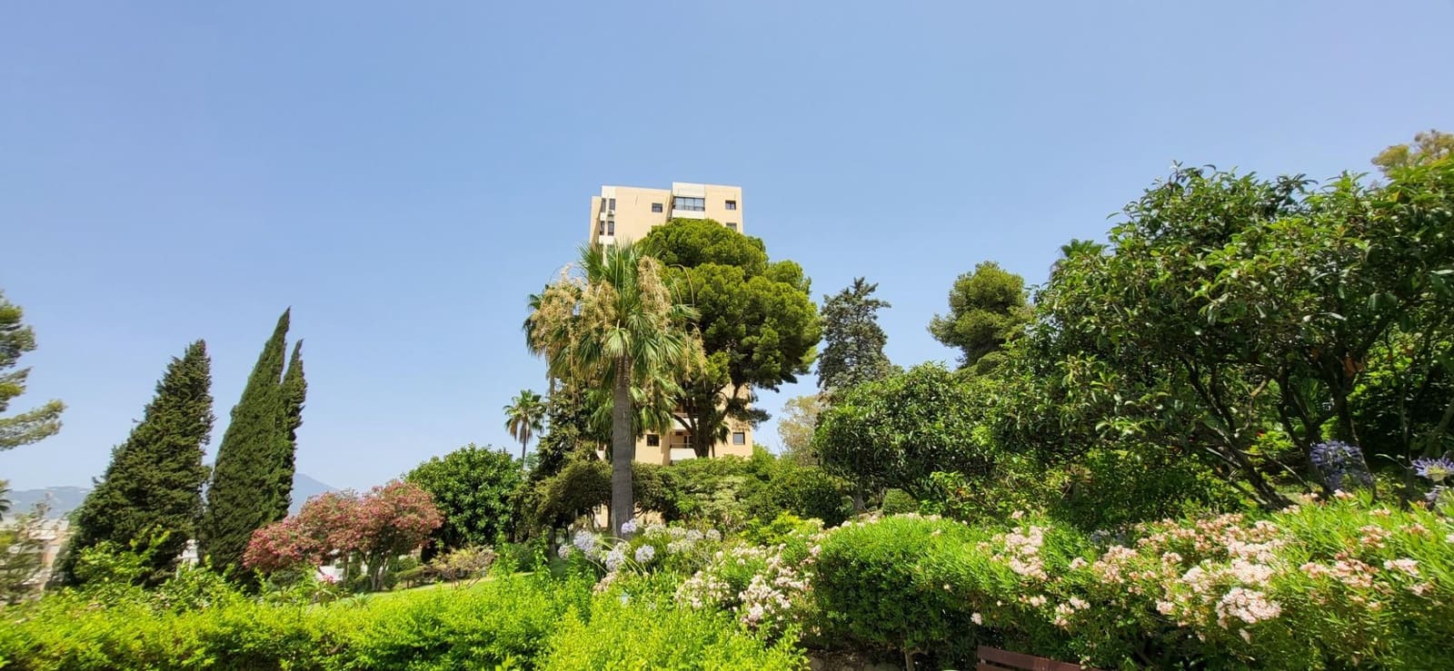 2 quarto Apartamento para arrendar em Nueva Andalucia com piscina - 1 400 € (Ref: 9979944)