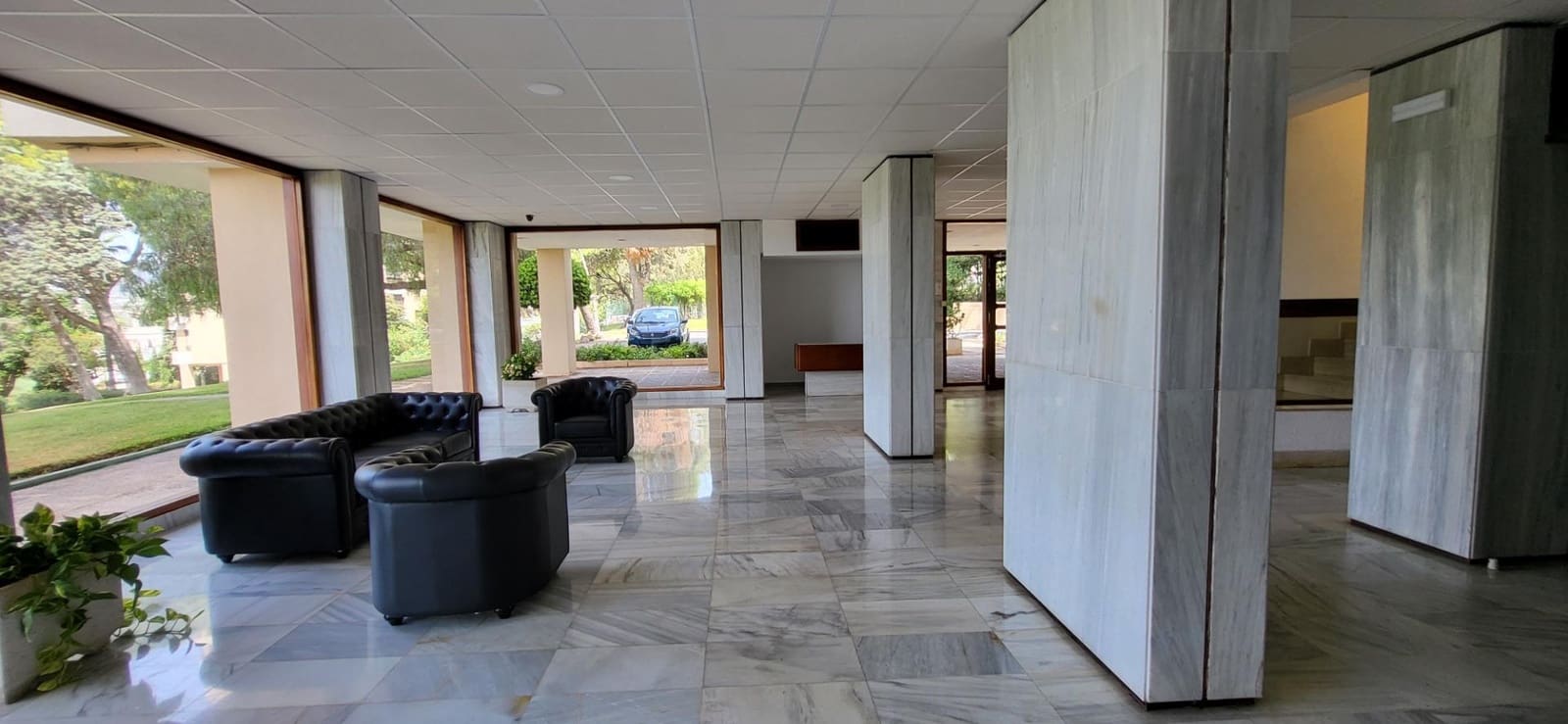 2 quarto Apartamento para arrendar em Nueva Andalucia com piscina - 1 400 € (Ref: 9979944)