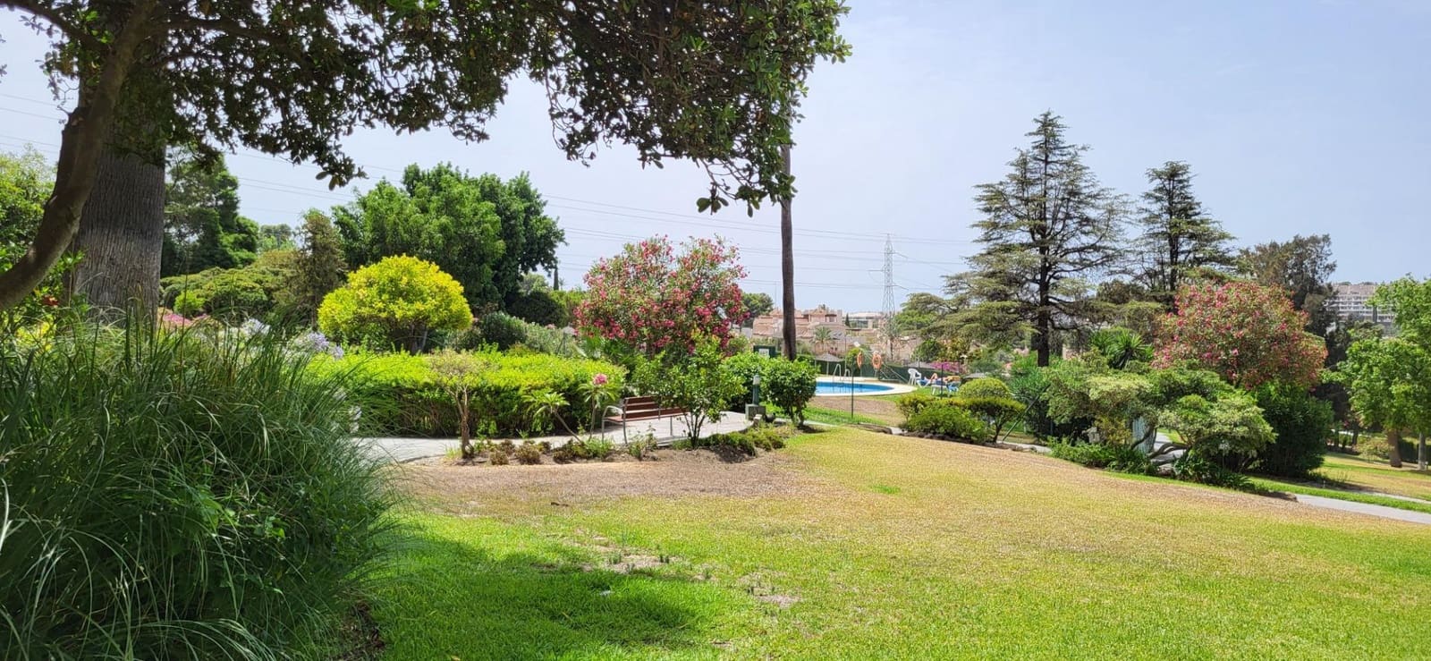 2 quarto Apartamento para arrendar em Nueva Andalucia com piscina - 1 400 € (Ref: 9979944)