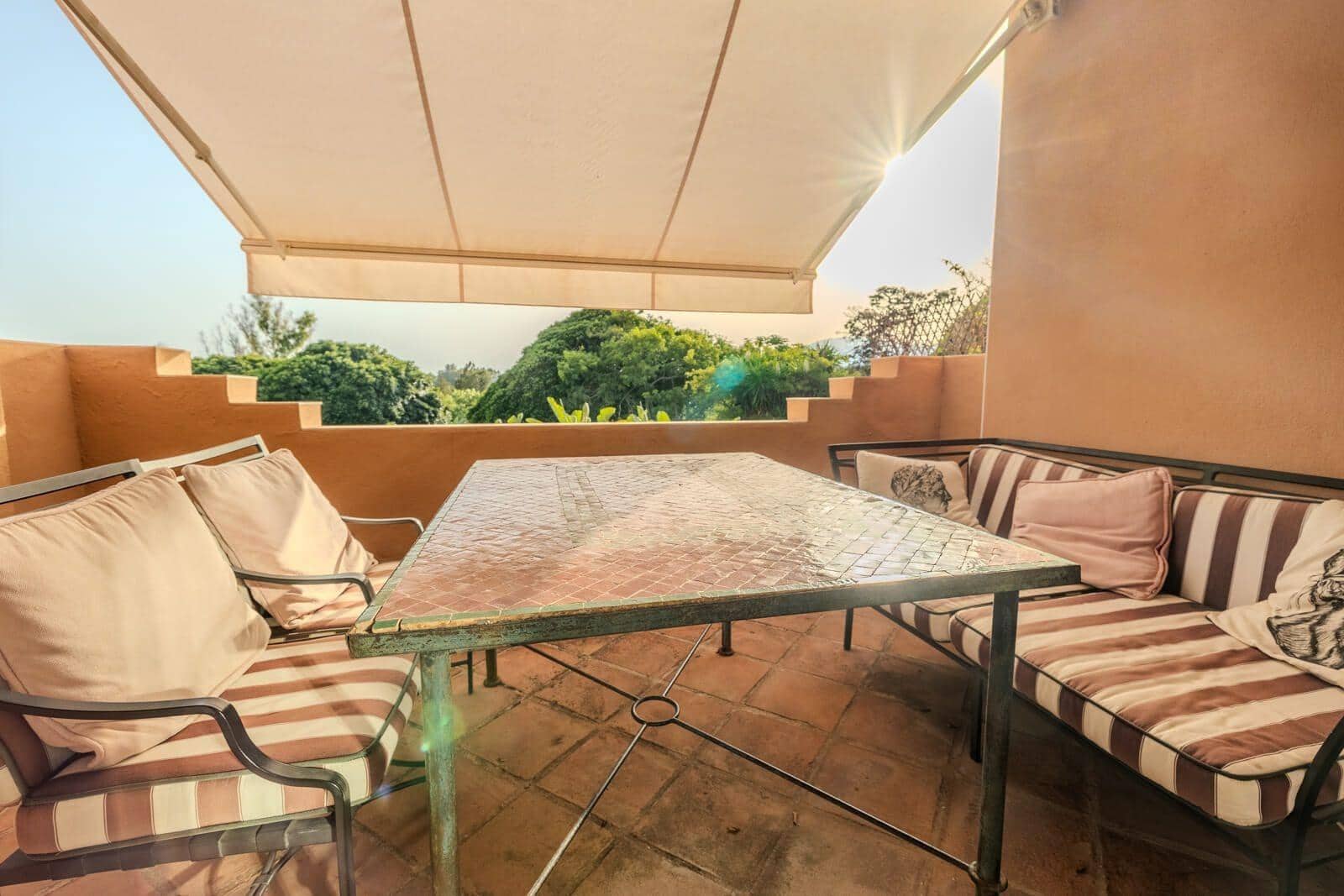 3 soveværelse Lejlighed til salg i Guadalmina med swimmingpool - € 535.000 (Ref: 9979945)