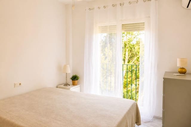 Apartamento de 3 habitaciones en Atalaya-Isdabe, Estepona en venta con piscina - 340.000 € (Ref: 9994445)