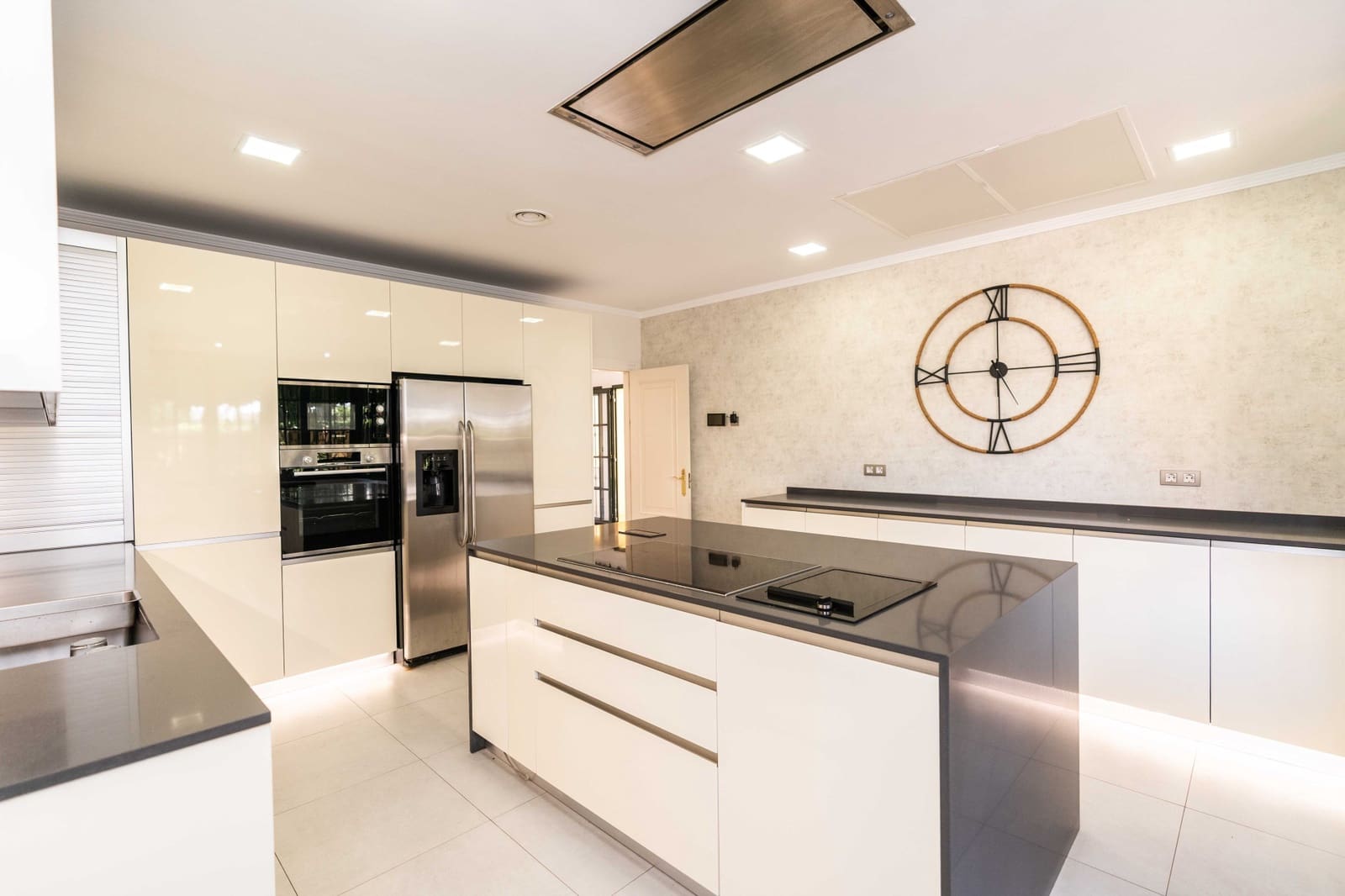 6 slaapkamer Villa te koop in Guadalmina met zwembad garage - € 2.990.000 (Ref: 10004825)