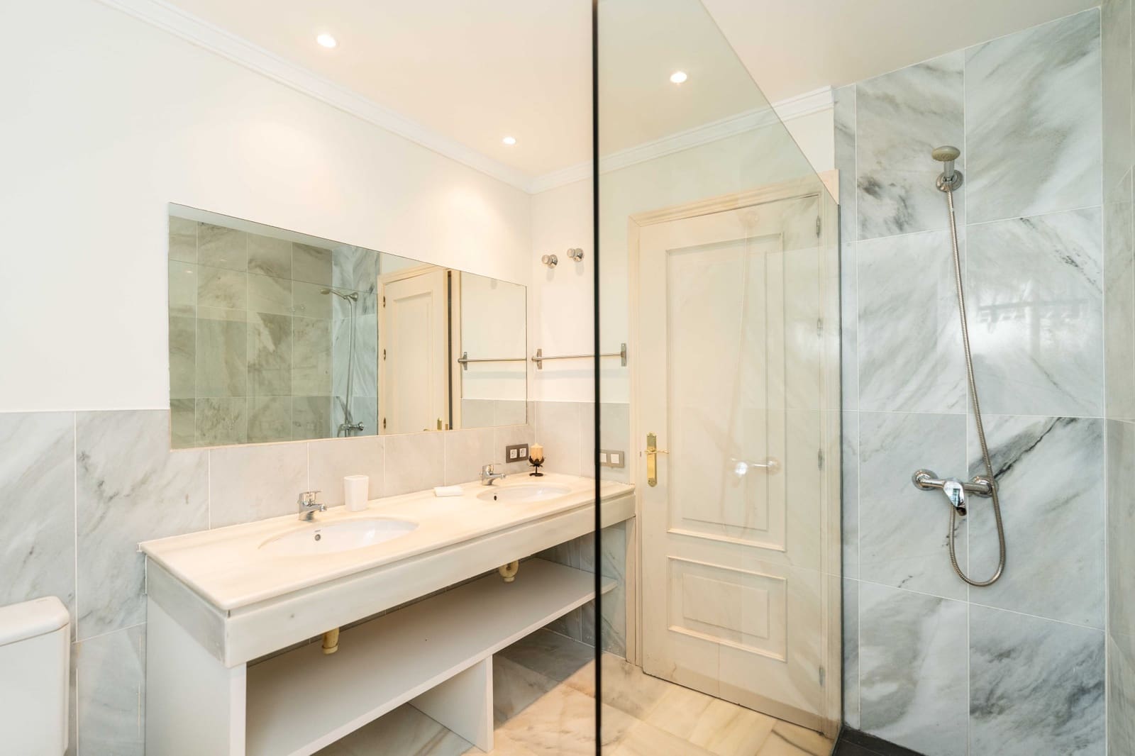 6 slaapkamer Villa te koop in Guadalmina met zwembad garage - € 2.990.000 (Ref: 10004825)
