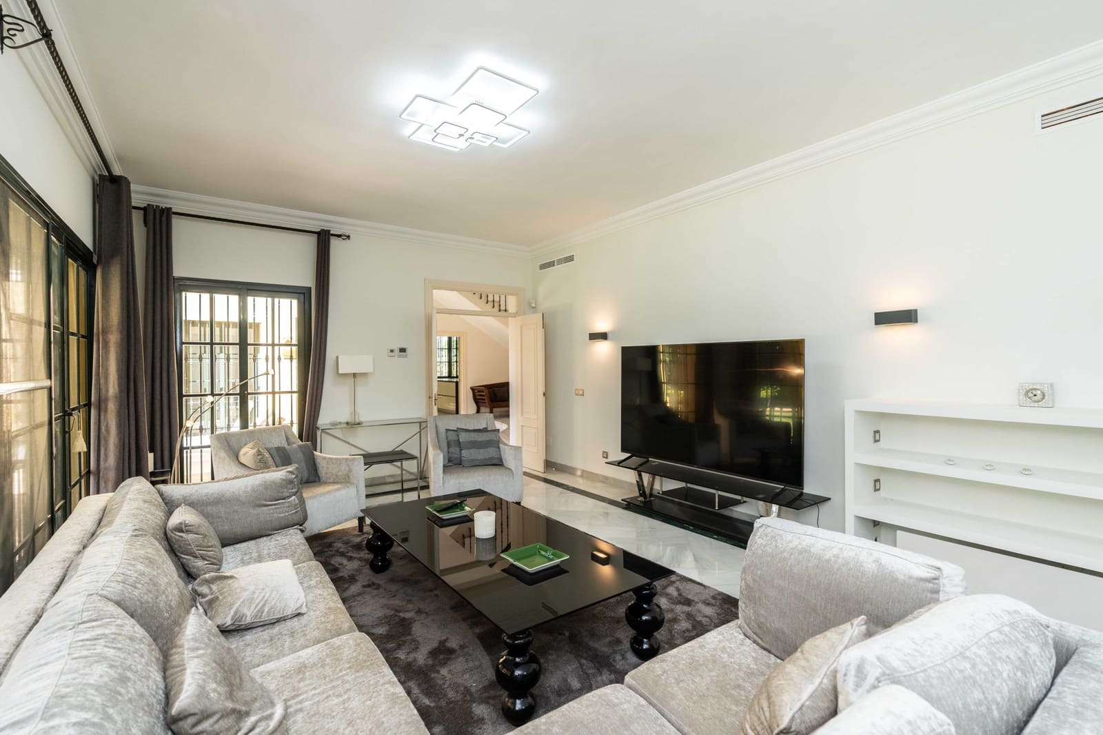 6 slaapkamer Villa te koop in Guadalmina met zwembad garage - € 2.990.000 (Ref: 10004825)