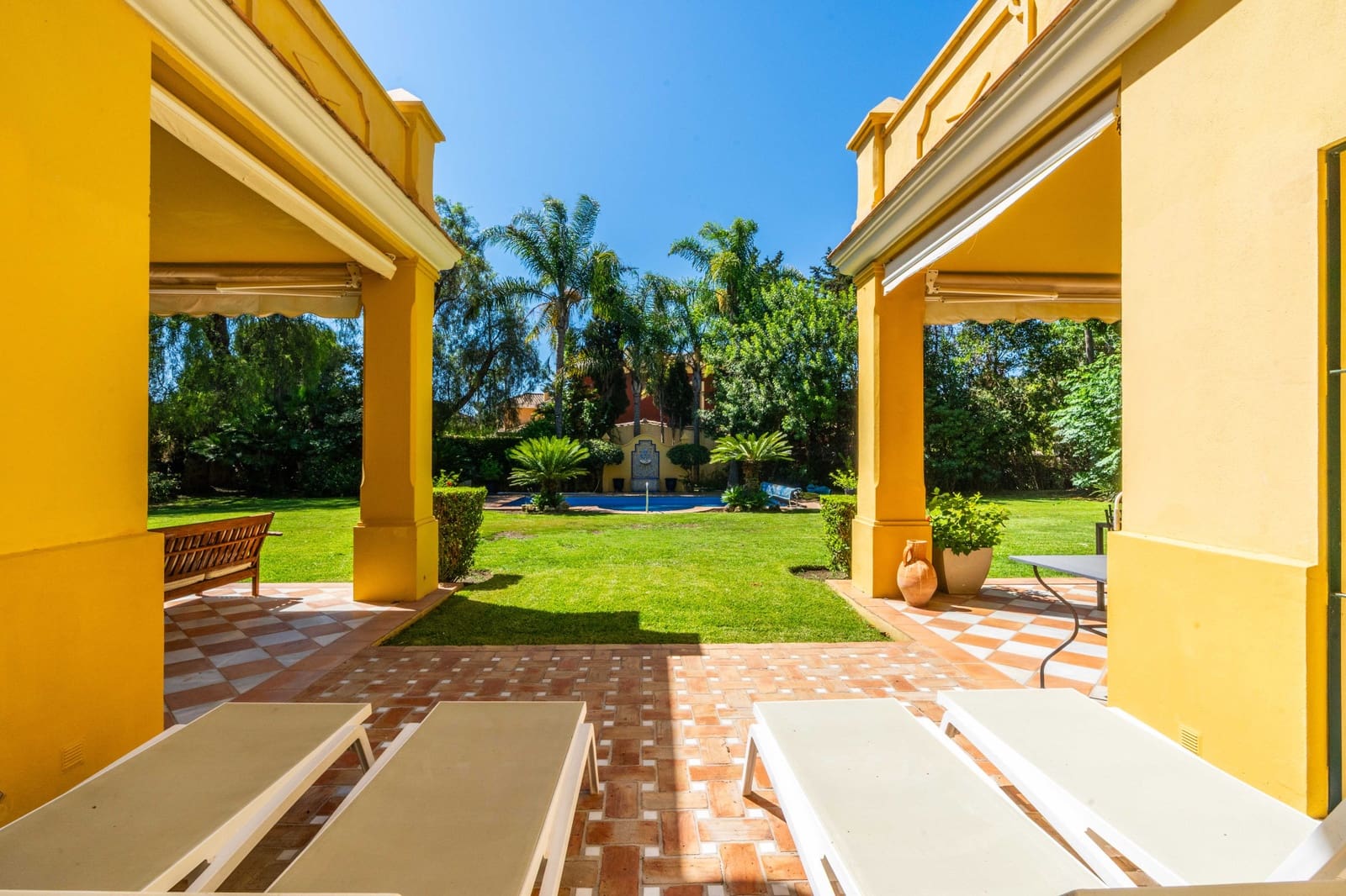 6 slaapkamer Villa te koop in Guadalmina met zwembad garage - € 2.990.000 (Ref: 10004825)