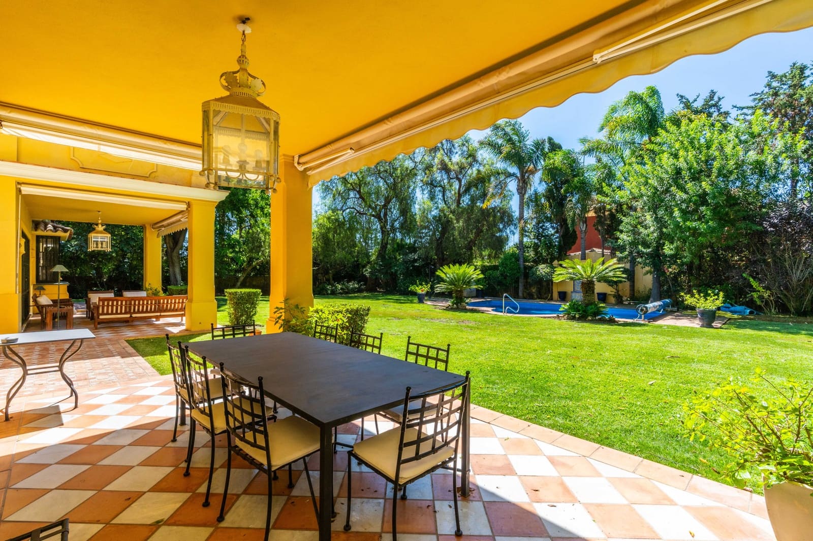 6 slaapkamer Villa te koop in Guadalmina met zwembad garage - € 2.990.000 (Ref: 10004825)