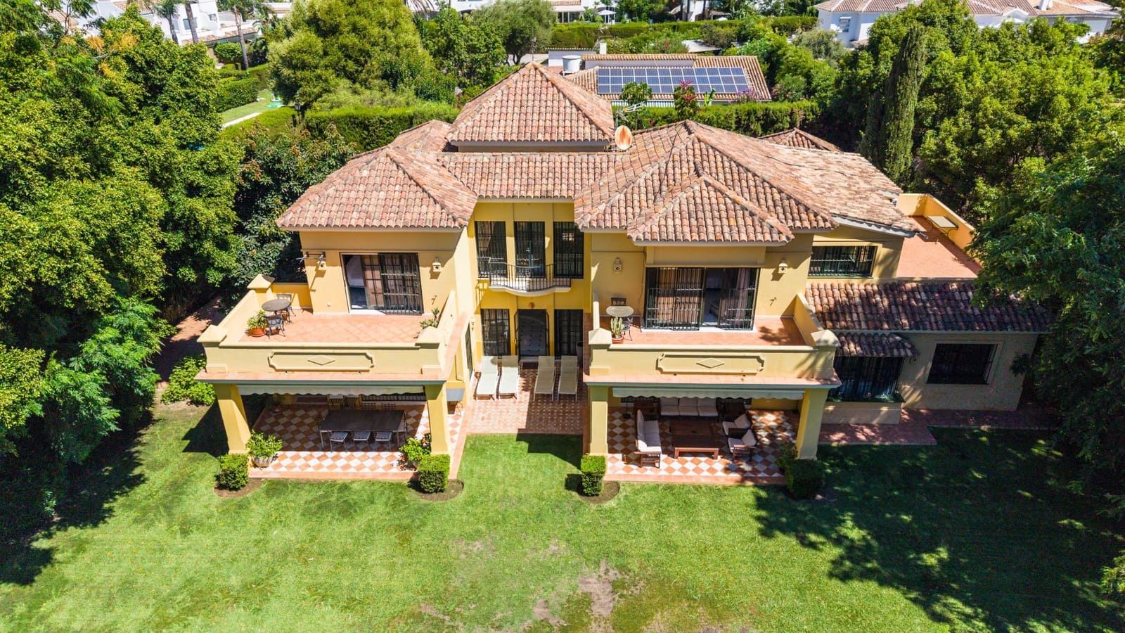 6 slaapkamer Villa te koop in Guadalmina met zwembad garage - € 2.990.000 (Ref: 10004825)