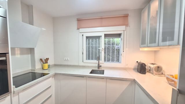 2 soverom Leilighet til salgs i Estepona Golf, Estepona med svømmebasseng - € 340 000 (Ref: 10012624)