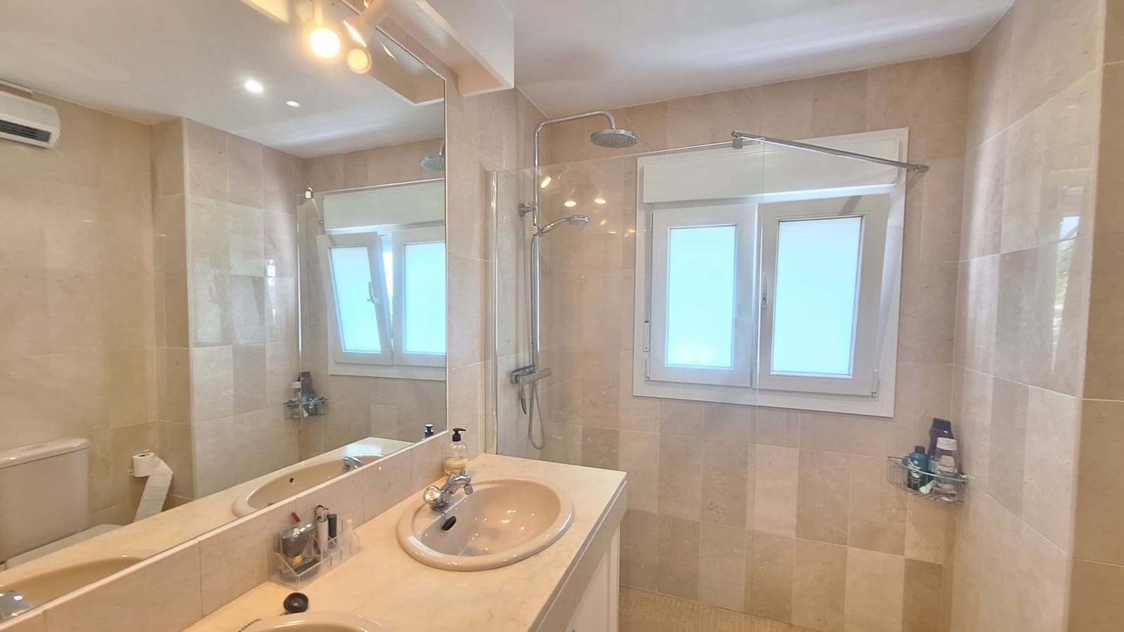 2 soverom Leilighet til salgs i Estepona med svømmebasseng - € 340 000 (Ref: 10012624)