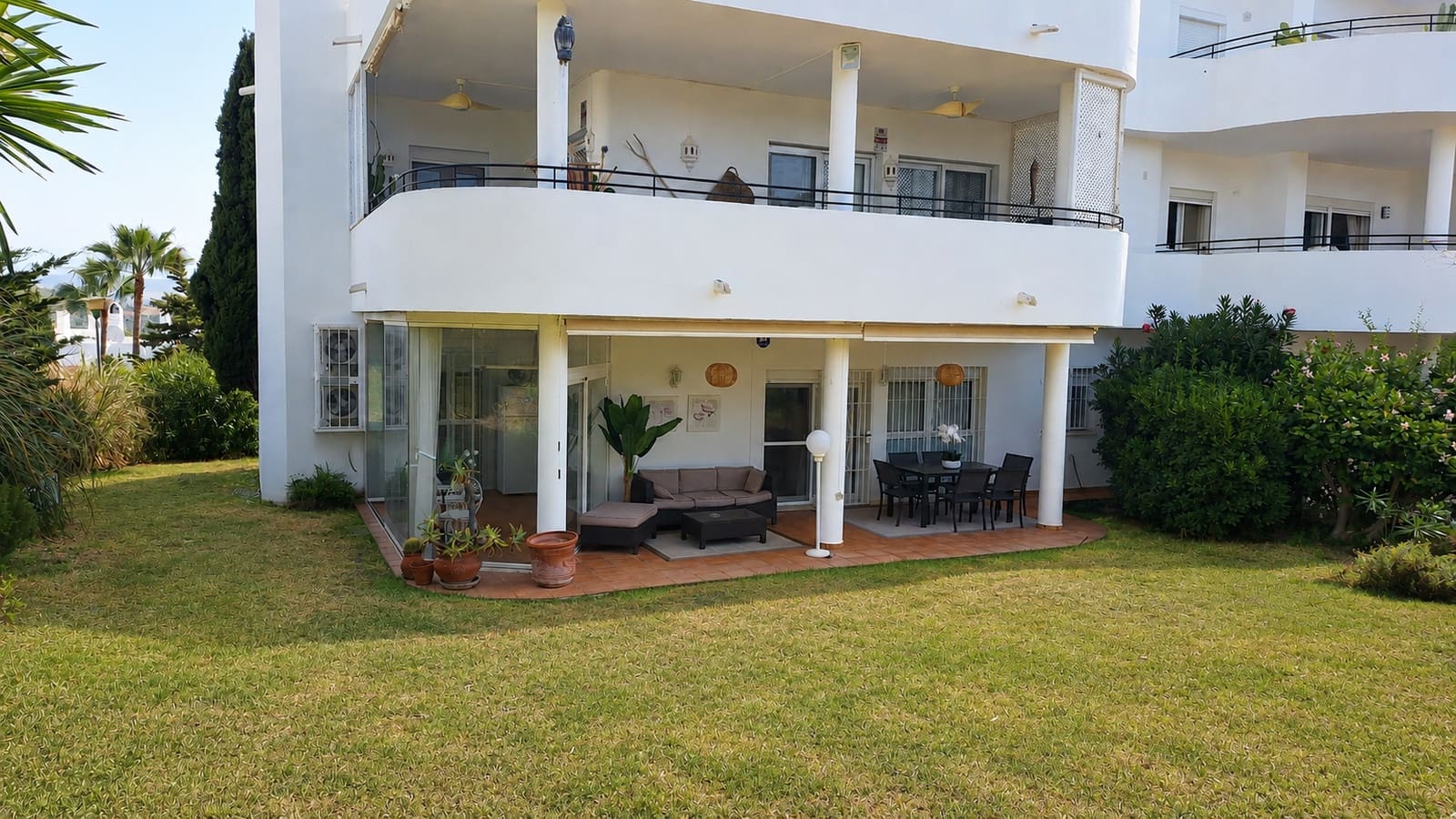 2 soverom Leilighet til salgs i Estepona med svømmebasseng - € 340 000 (Ref: 10012624)