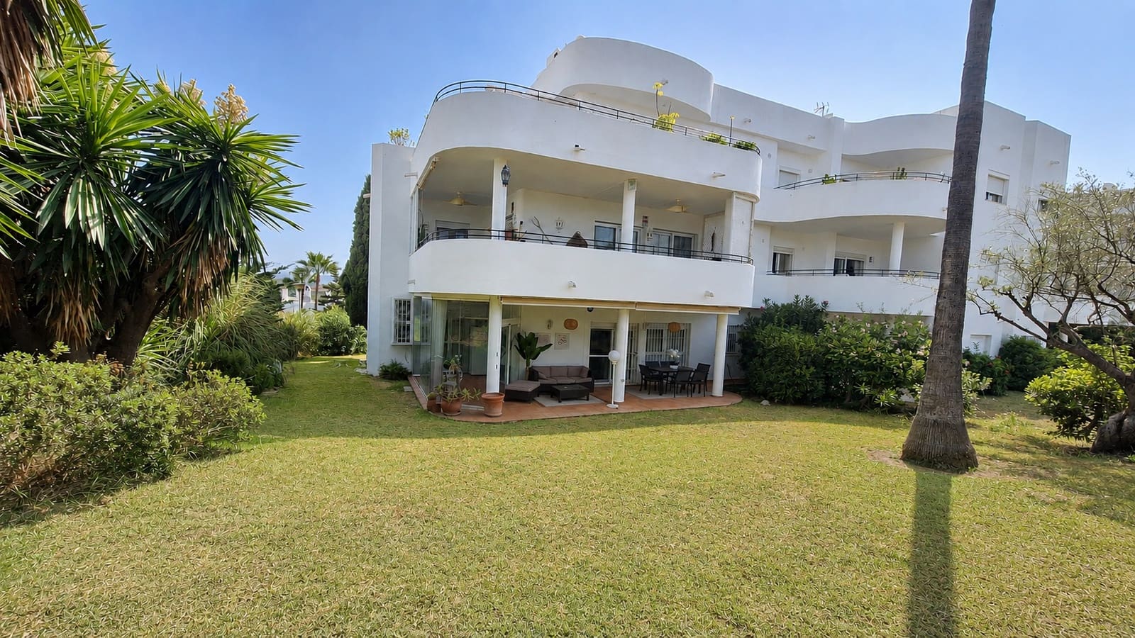 2 soverom Leilighet til salgs i Estepona med svømmebasseng - € 340 000 (Ref: 10012624)