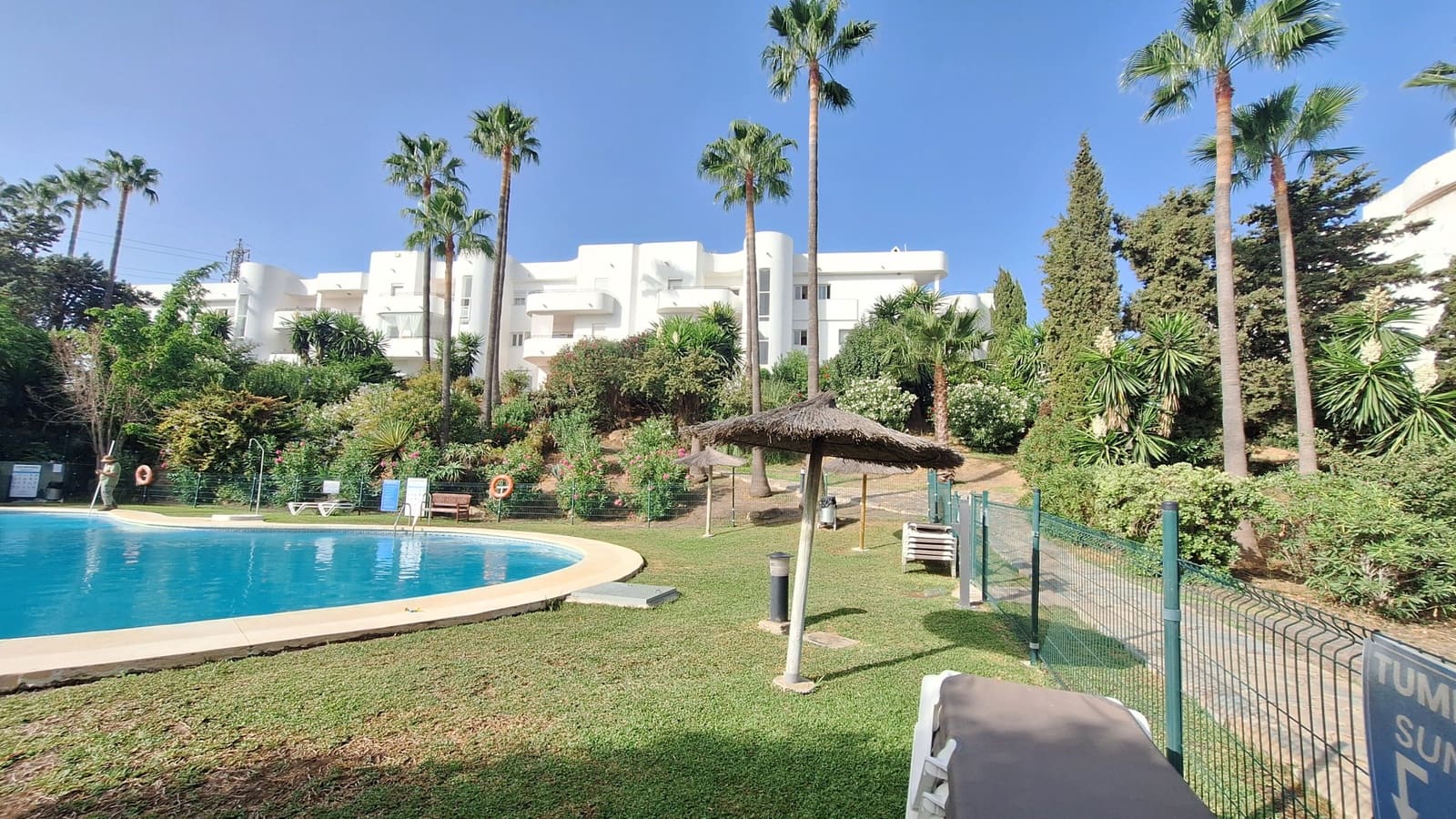2 sovrum Lägenhet till salu i Estepona med pool - 340 000 € (Ref: 10012624)