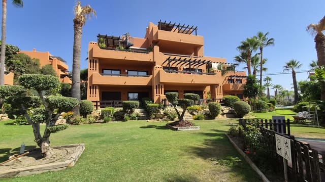 2 makuuhuone Huoneisto myytävänä paikassa Buenas Noches, Estepona mukana uima-altaan 
autotalli - 350 000 € (Ref: 10023371)