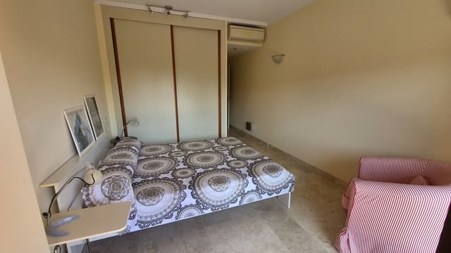 2 makuuhuone Huoneisto myytävänä paikassa Buenas Noches, Estepona mukana uima-altaan 
autotalli - 350 000 € (Ref: 10023371)