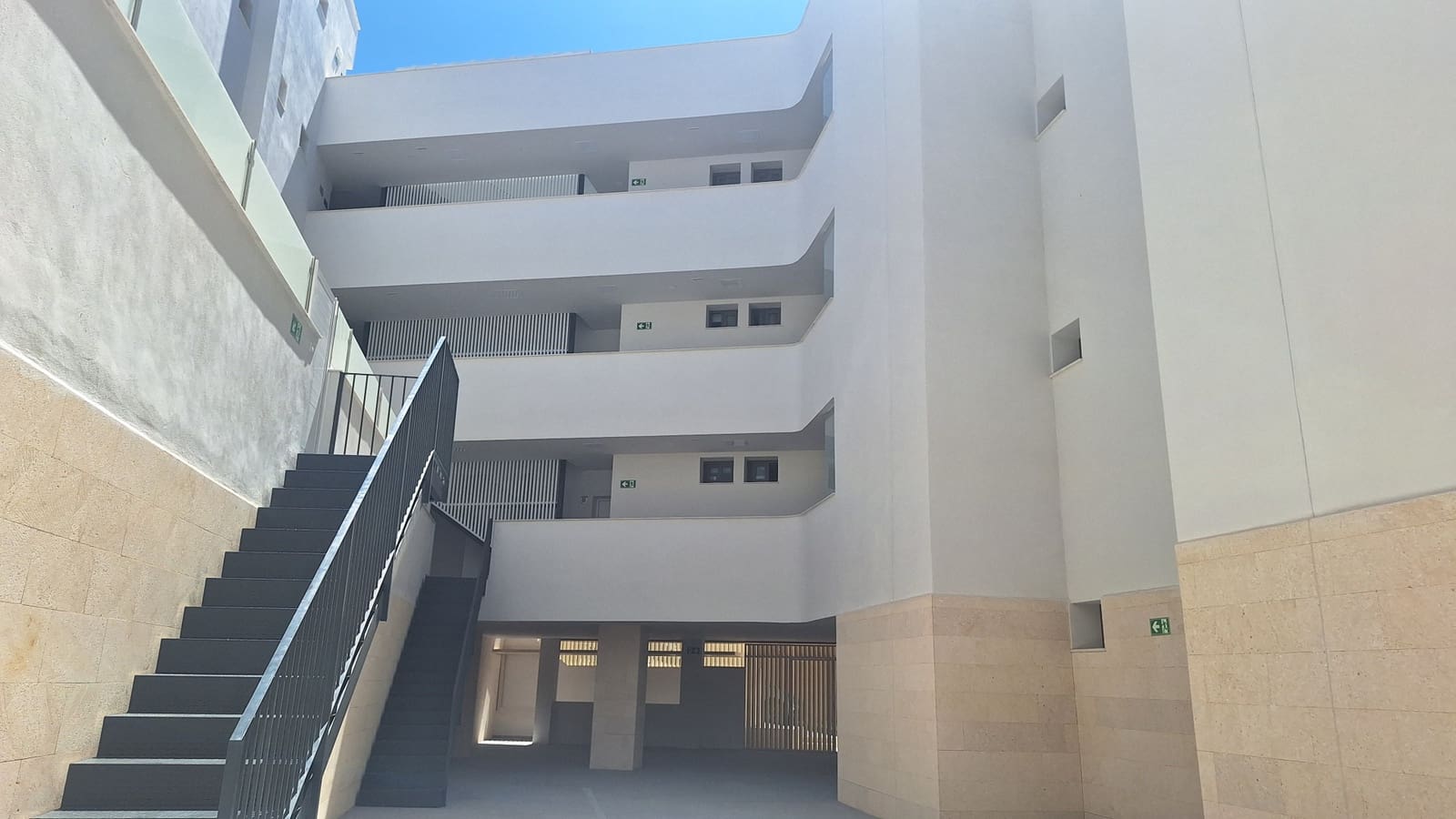 2 makuuhuone Kattohuoneisto myytävänä paikassa Estepona mukana uima-altaan 
autotalli - 495 000 € (Ref: 10034657)