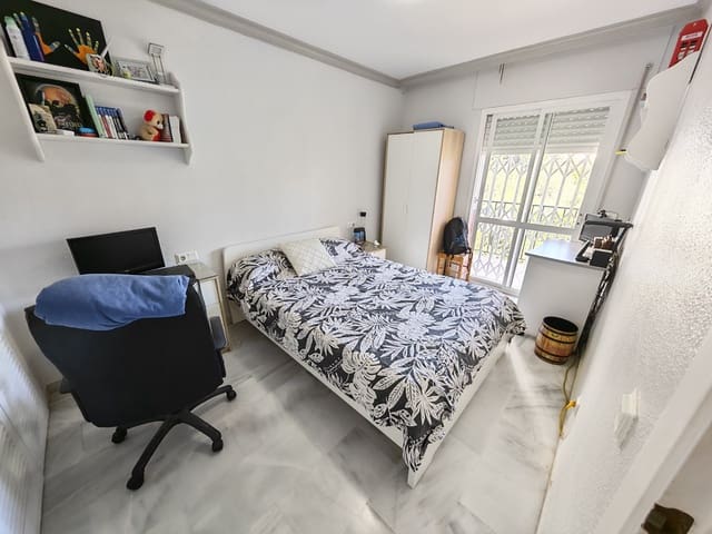 Casa de 3 habitaciones en Guadalobón, Estepona en venta con piscina garaje - 650.000 € (Ref: 10039176)