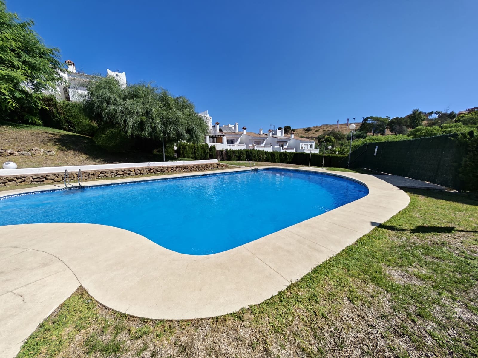 3 chambre Maison de Ville à vendre à Estepona avec piscine garage - 650 000 € (Ref: 10039176)