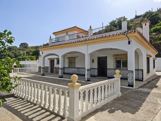 3 soveværelse Villa til salg i El Velerín, Estepona med swimmingpool - € 1.600.000 (Ref: 10057661)