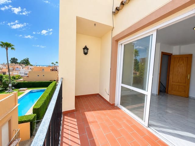 3 chambre Appartement à vendre à Punta Plata, Estepona avec piscine - 430 000 € (Ref: 10057662)