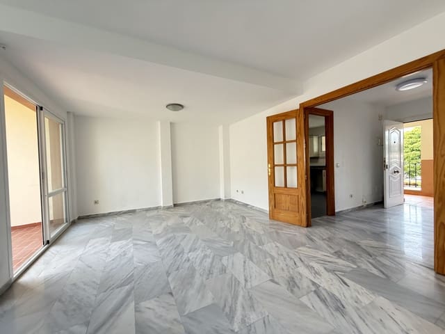 3 chambre Appartement à vendre à Punta Plata, Estepona avec piscine - 430 000 € (Ref: 10057662)