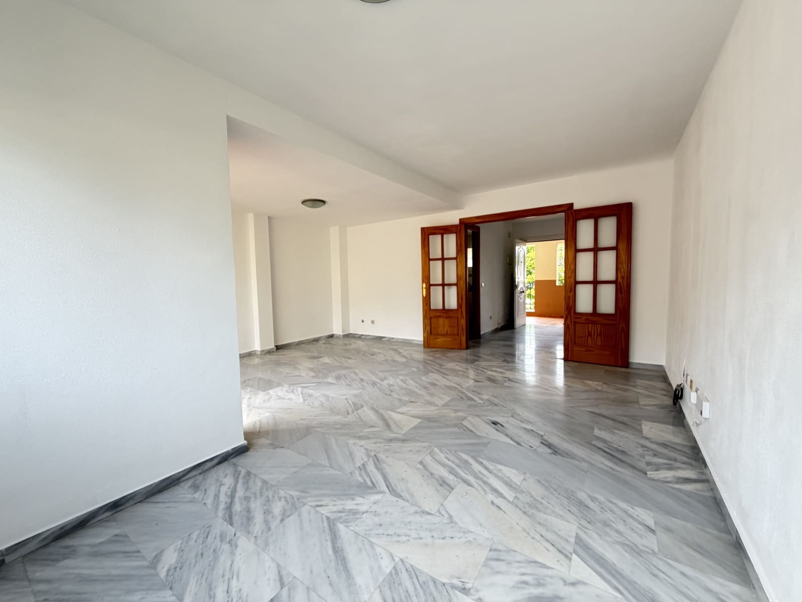 3 slaapkamer Appartement te koop in New Golden Mile met zwembad - € 430.000 (Ref: 10057662)