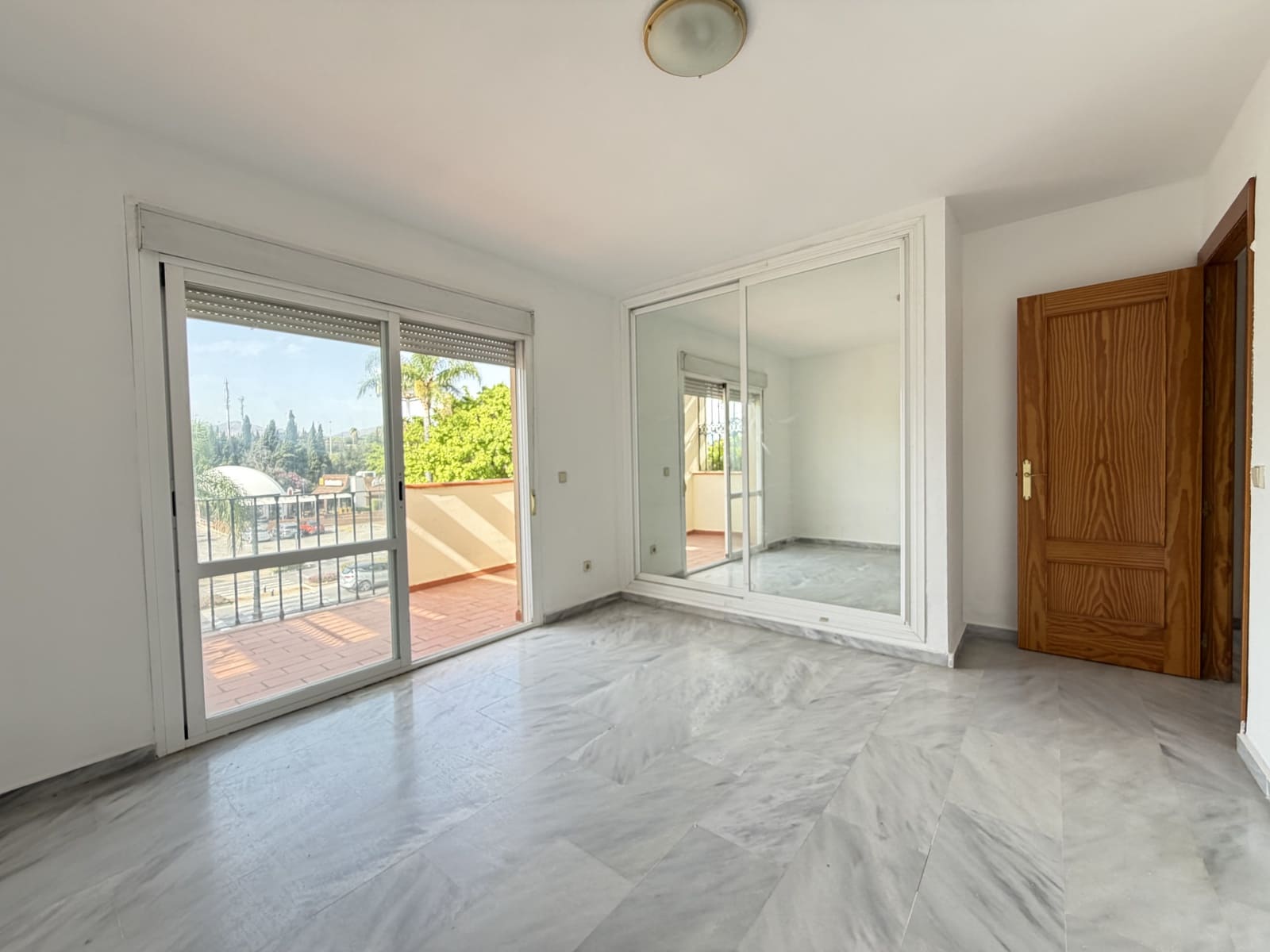 3 slaapkamer Appartement te koop in New Golden Mile met zwembad - € 430.000 (Ref: 10057662)