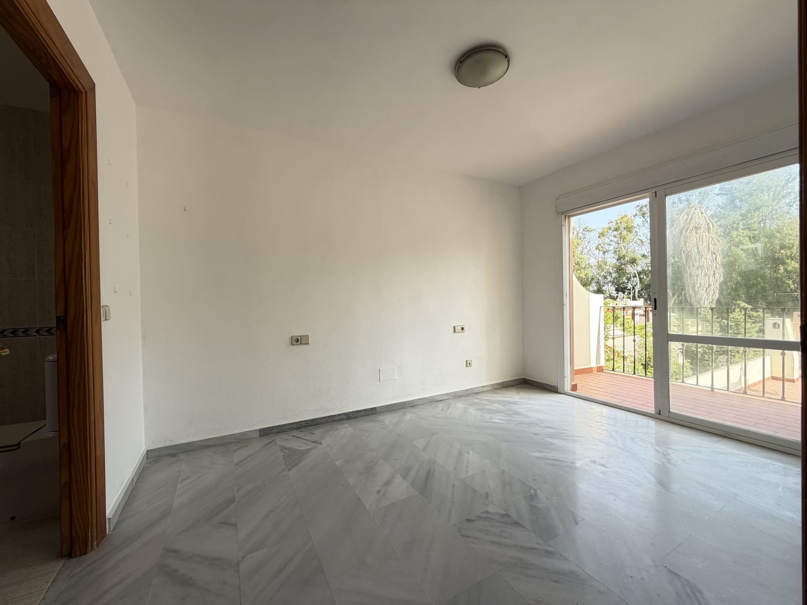 3 slaapkamer Appartement te koop in New Golden Mile met zwembad - € 430.000 (Ref: 10057662)