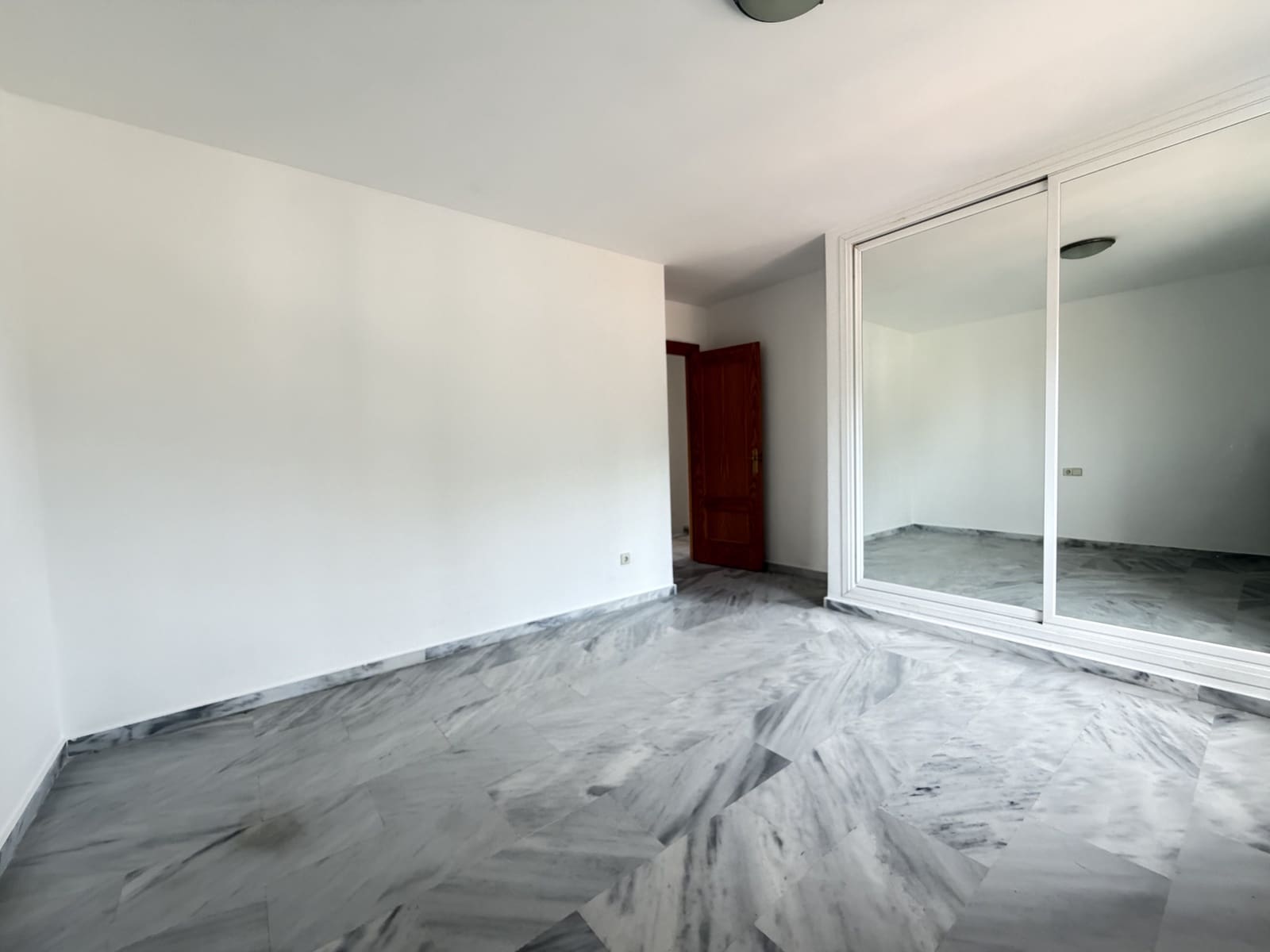 3 slaapkamer Appartement te koop in New Golden Mile met zwembad - € 430.000 (Ref: 10057662)