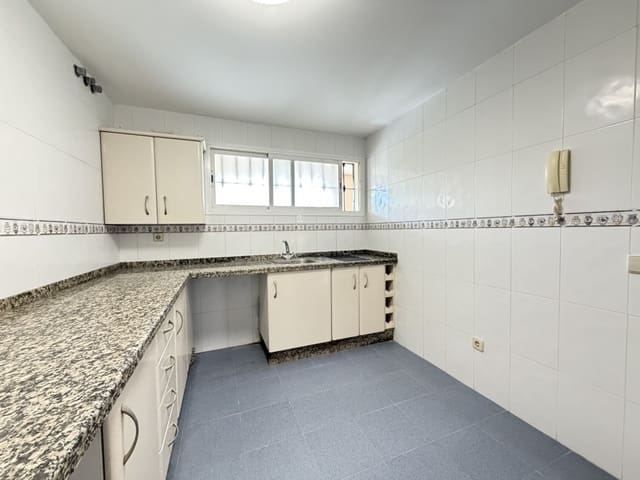3 chambre Appartement à vendre à Punta Plata, Estepona avec piscine - 430 000 € (Ref: 10057662)