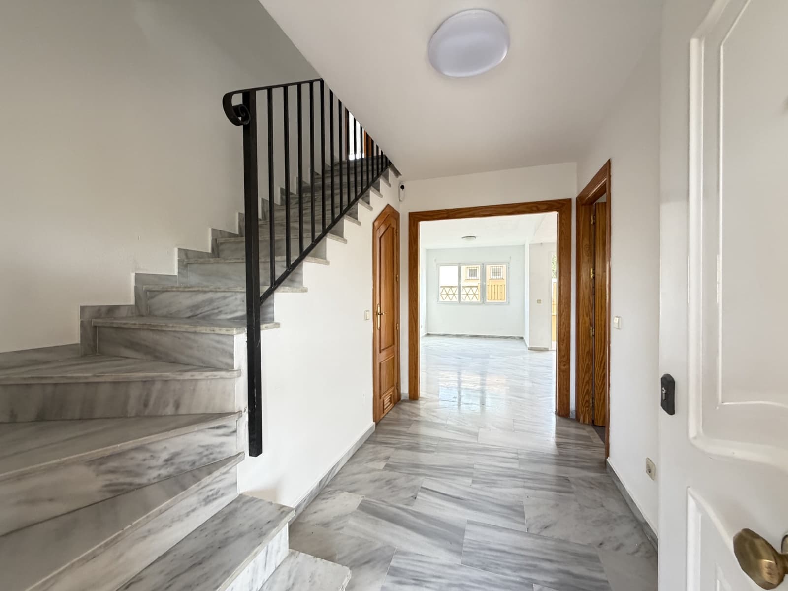 3 slaapkamer Appartement te koop in New Golden Mile met zwembad - € 430.000 (Ref: 10057662)