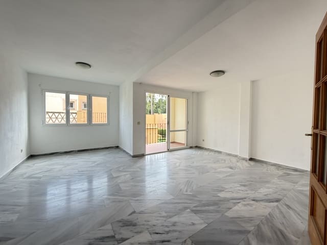 3 chambre Appartement à vendre à Punta Plata, Estepona avec piscine - 430 000 € (Ref: 10057662)