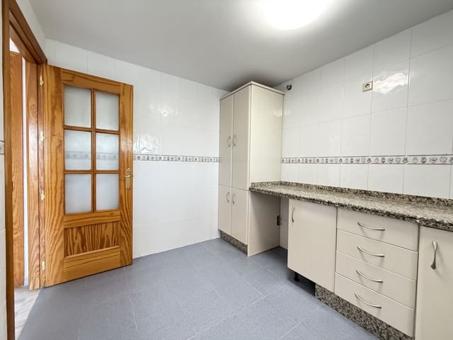3 chambre Appartement à vendre à Punta Plata, Estepona avec piscine - 430 000 € (Ref: 10057662)