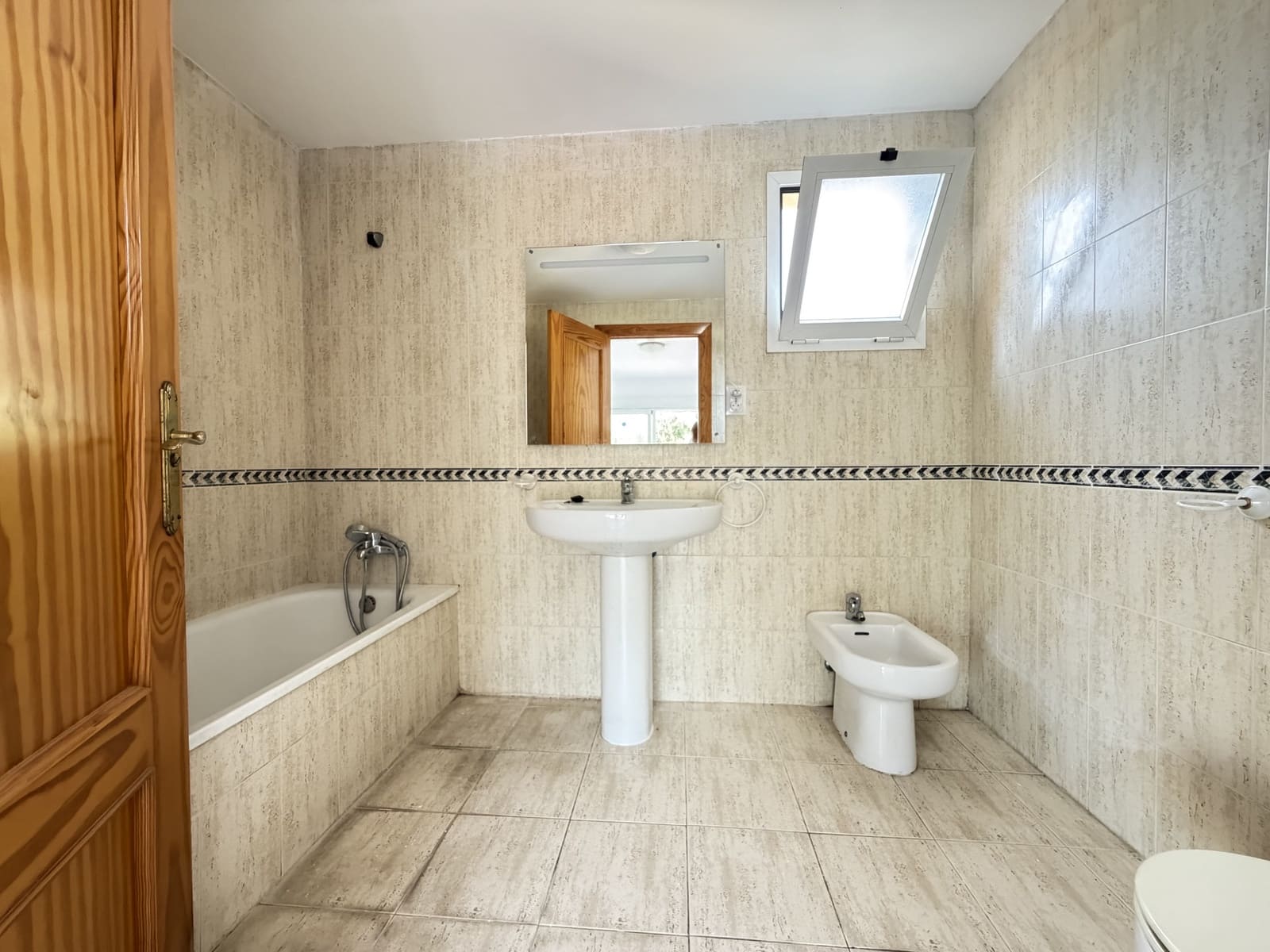 3 slaapkamer Appartement te koop in New Golden Mile met zwembad - € 430.000 (Ref: 10057662)