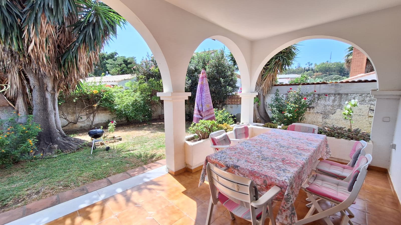 3 bedroom Villa for sale in Estepona with garage - € 740,000 (Ref: 10057663)
