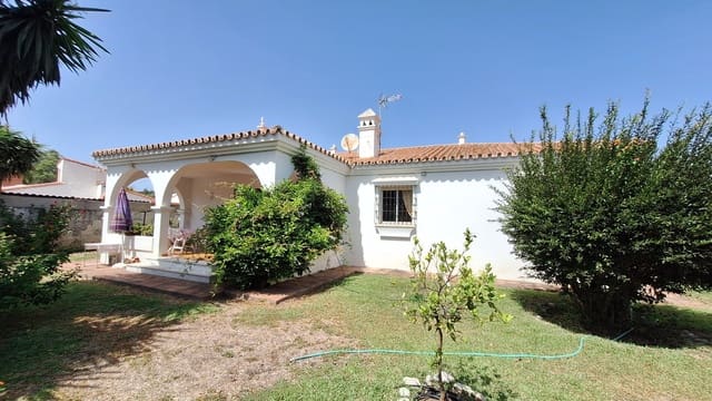 3 bedroom Villa for sale in Estepona with garage - € 740,000 (Ref: 10057663)