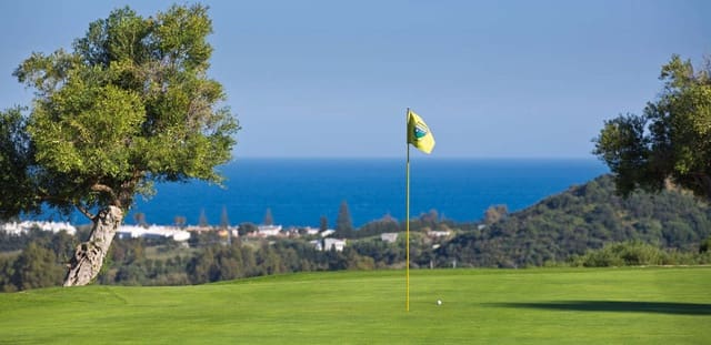Bauplatz zu verkaufen in Estepona Golf, Estepona - 295.000 € (Ref: 10098837)