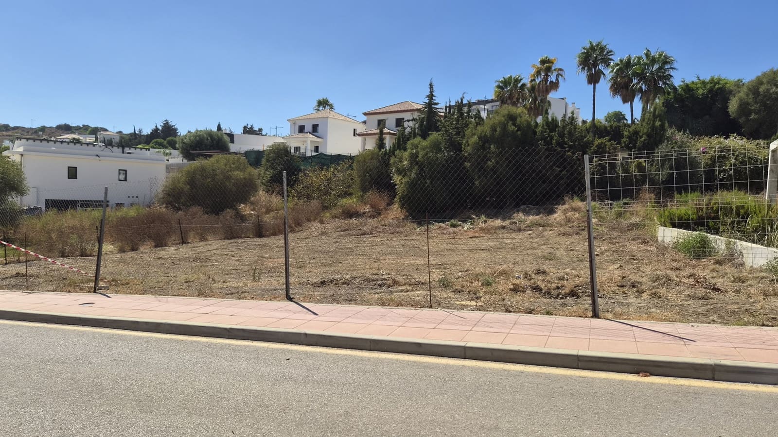 Tomt till salu i Estepona - 320 000 € (Ref: 10101279)