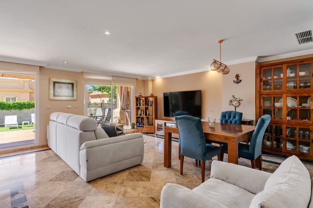 3 makuuhuone Paritalo myytävänä paikassa Buenas Noches, Estepona mukana uima-altaan 
autotalli - 590 000 € (Ref: 10141461)