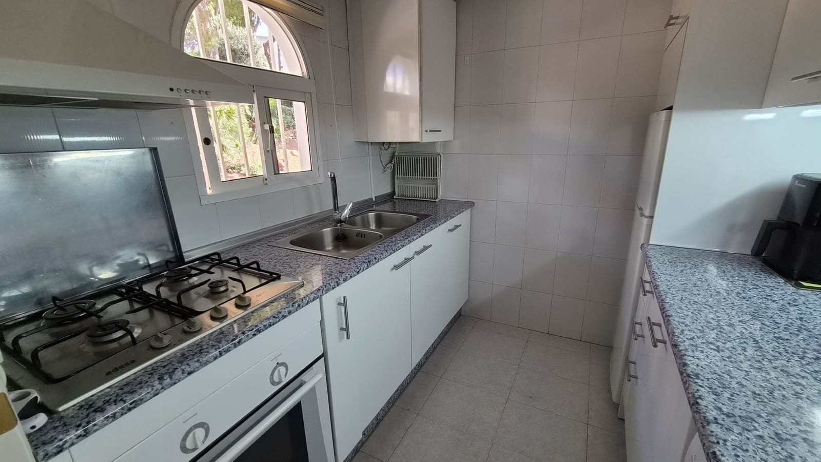 2 soveværelse Lejlighed til salg i Estepona - € 225.000 (Ref: 10163398)