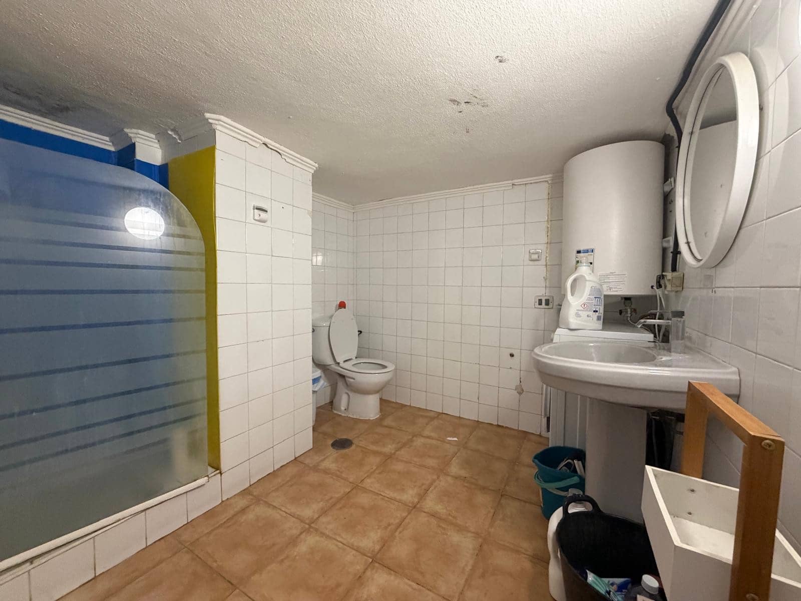 5 slaapkamer Commercieel te koop in Estepona met zwembad garage - € 154.500 (Ref: 10185313)